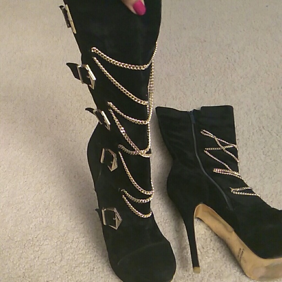 Size 9 - Picture 2 of 3